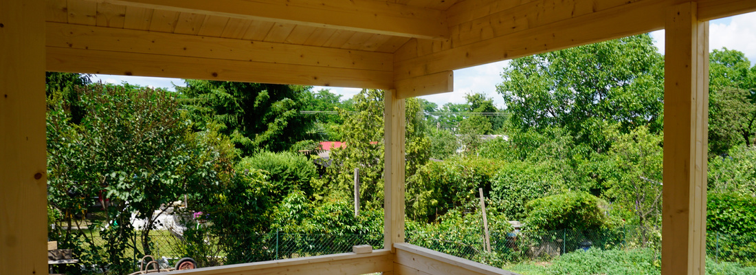 Abdeckung für die Fenster des Ferienhauses