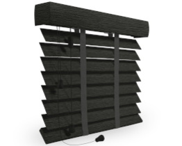 Schwarze Holzjalousien mit sichtbarer Holzmaserung