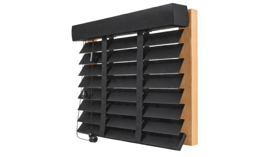 
										Schwarze Holzjalousien
																						